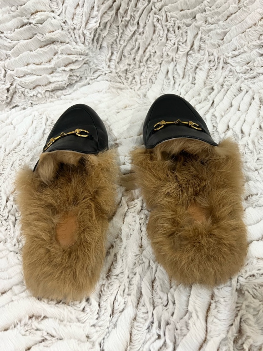 Black Leather Fur-Lined Mule with Gold Bit Hardware
Non authentic - Picture 4 of 6